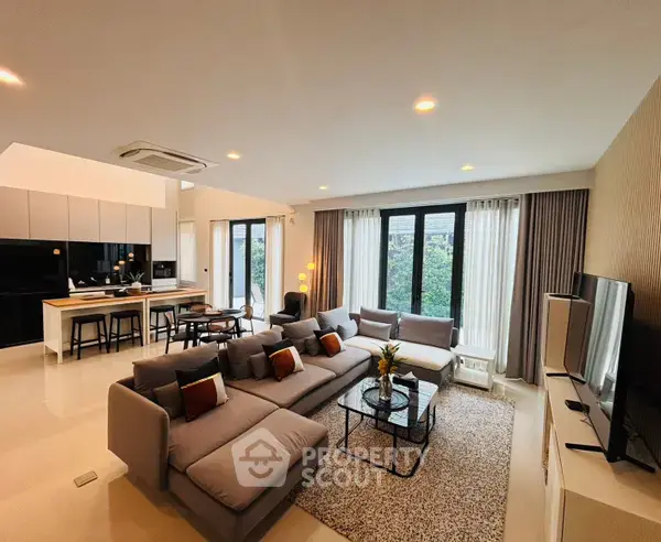 Beautiful 5-Bedroom Single Home – Like New at Setthasiri-Krungthep Kreetha 2