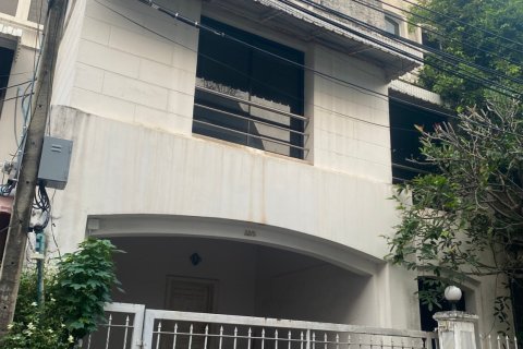 Townhouse in Bangkok, Thailand 5 bedrooms № 143556