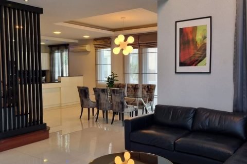 House in Chatuchak, Bangkok, Thailand 5 bedrooms № 47663