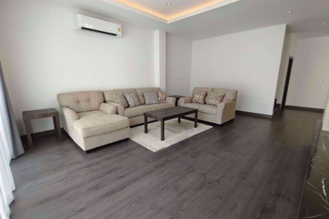 House in Watthana, Bangkok, Thailand 4 bedrooms № 67798