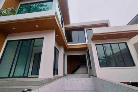 Villa in Krabi, Thailand 4 bedrooms № 134497