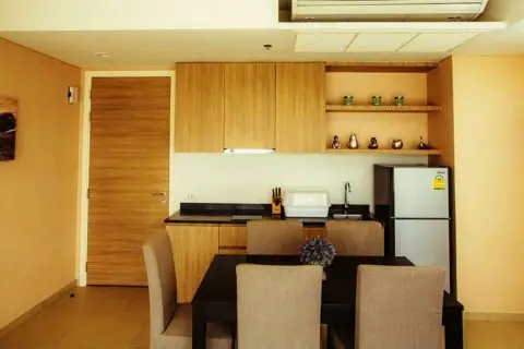 Condo in Pattaya, Thailand, 2 bedrooms in Zire Wongamat