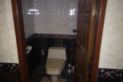 House in Bangkok, Thailand 4 bedrooms № 21931