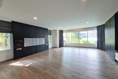 Townhouse in Khlong Toei, Bangkok, Thailand 3 bedrooms № 123884