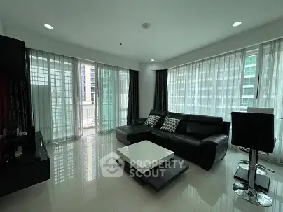 2-BR Condo at Baan Rajprasong Condominium near BTS Ratchadamri