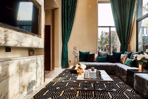 House in Phra Khanong, Bangkok, Thailand 4 bedrooms № 47635