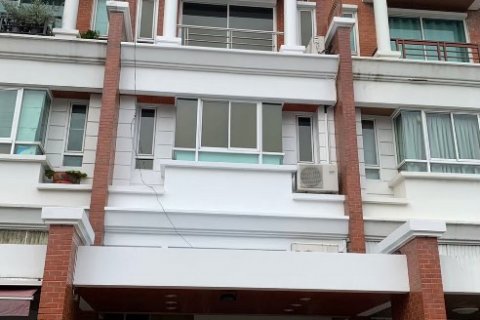 Townhouse in Bangkok, Thailand 5 bedrooms № 65588