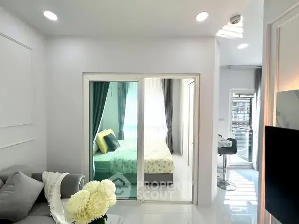 1-BR Condo at The Trust Condo Central Pattaya close to Pattaya North