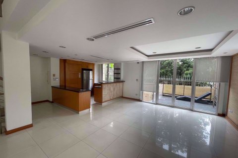 House in Yan Nawa, Bangkok, Thailand 3 bedrooms № 47494