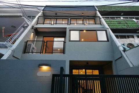 Townhouse in Bangkok, Thailand 3 bedrooms № 142952