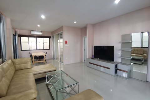 Townhouse in Pattaya, Thailand 3 bedrooms № 171912