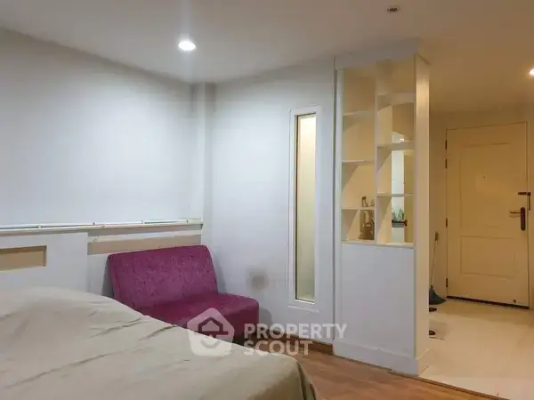 1-BR Condo at Sirin Residence Condo Pattanakarn near ARL Ramkhamhaeng
