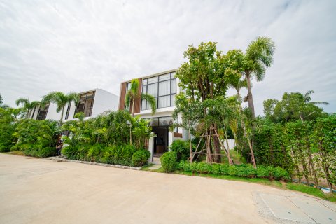 Townhouse in Pattaya, Thailand 3 bedrooms № 119255