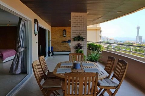 Condo in Pattaya, Thailand, 3 bedrooms № 8824