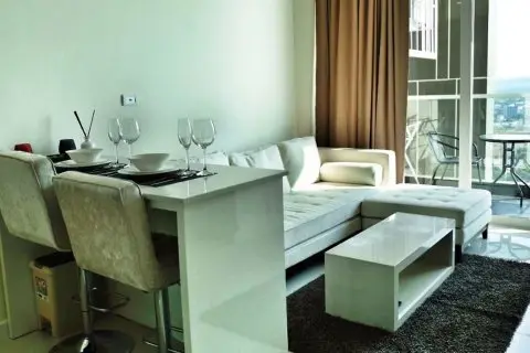 Condo in Sattahip, Thailand, 2 bedrooms in Del Mare